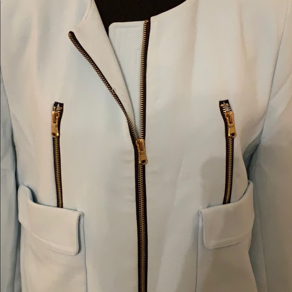 Beautiful coat - Picture 2 of 2